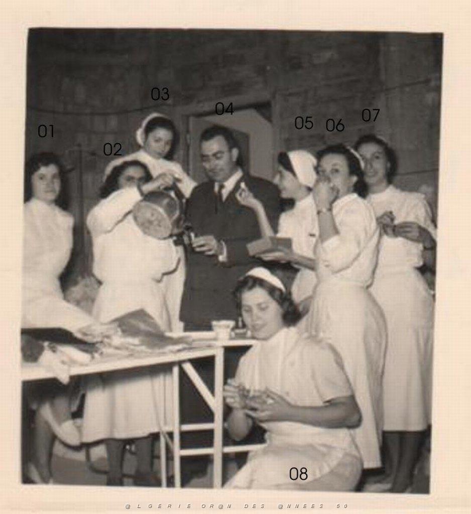 ORAN CLINIQUE FRONT DE MER 1961 PAUSE CAFE.JPG